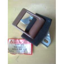 MB364252 MİTSİBUSHİ LANCER KAPI İÇ AÇMA KOL 